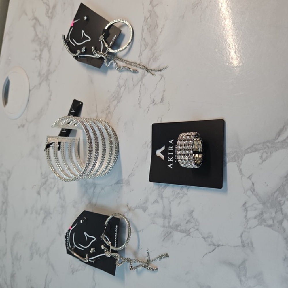 Akira Jewelry
